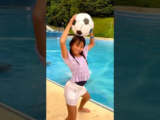プールの入り方がかっこよすぎる家族　#shorts