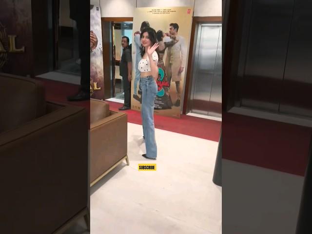 #divyakhoslakumar #divyakumarkhosla #viral #trending #youtubeshorts #video #song #bollywood #love