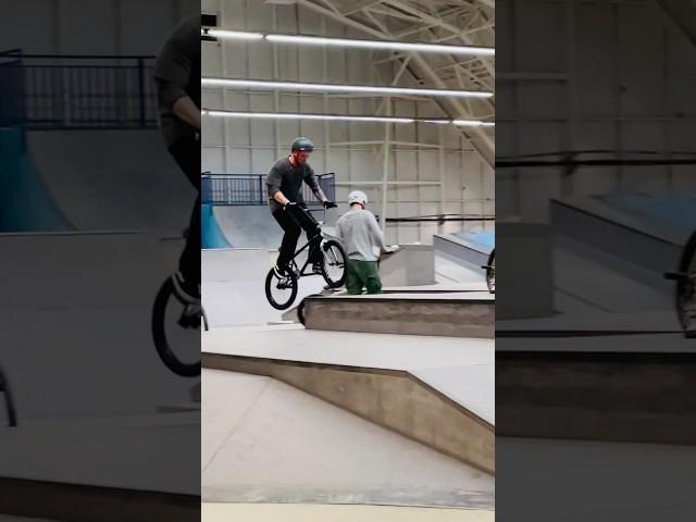 Фибл в скейт-парке #bmx #бмх #mtb #bmxstreet #feeble