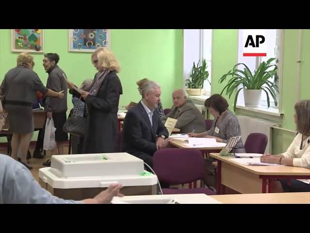 Putin, Sobyanin and Kasyanov vote in Moscow mayoral election