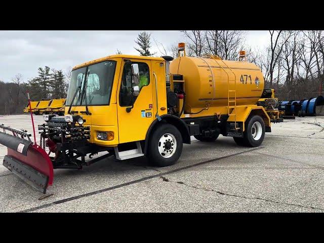 CVG Snow Removal Equip Auction 3/26/25 - Lot 41 Freightliner Condor De Icer Truck