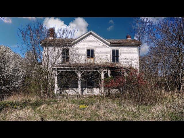 The Beautiful Packed Abandoned Sprigg House in The Mountains of Tennessee *Built in 1885