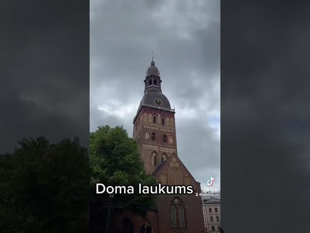 Doma laukums