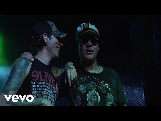 Hollywood Undead - Everywhere I Go (Live)