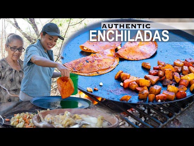 Mexico's street food: Enchiladas Rojas