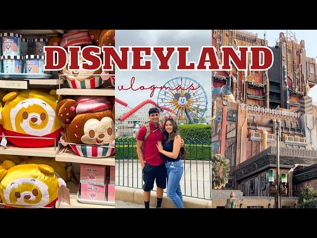 DISNEYLAND VLOGMAS | Christmas season 2022