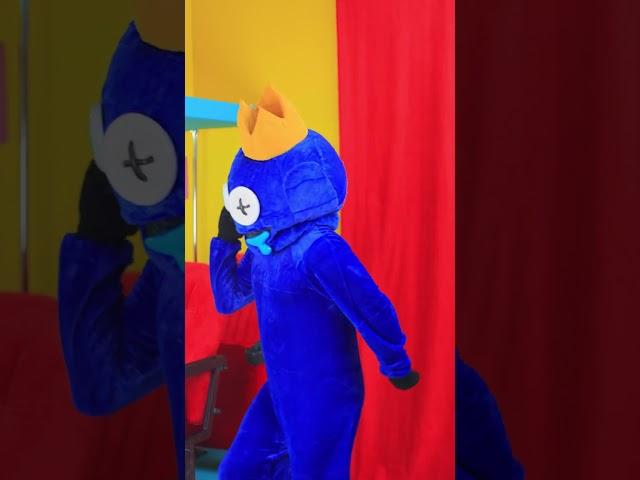 Rainbow Friends танцует танец Уэнсдей Аддамс! #shorts #танец #образ #блю #перевоплощение
