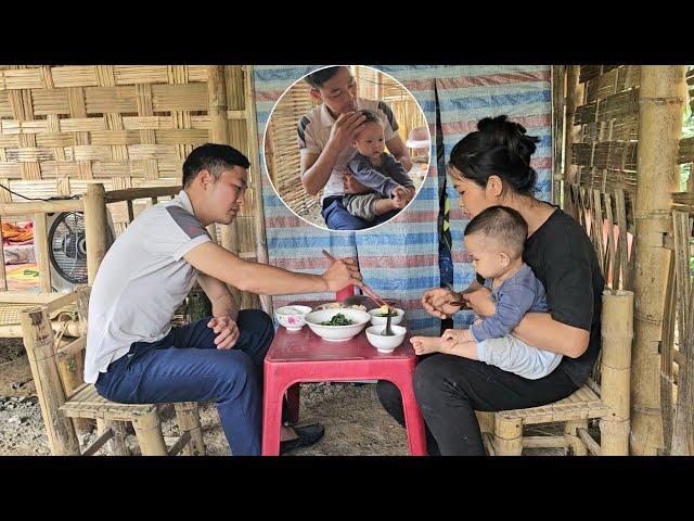 The CEO came to visit mother and son after busy days and on a rainy day, they cooked together.