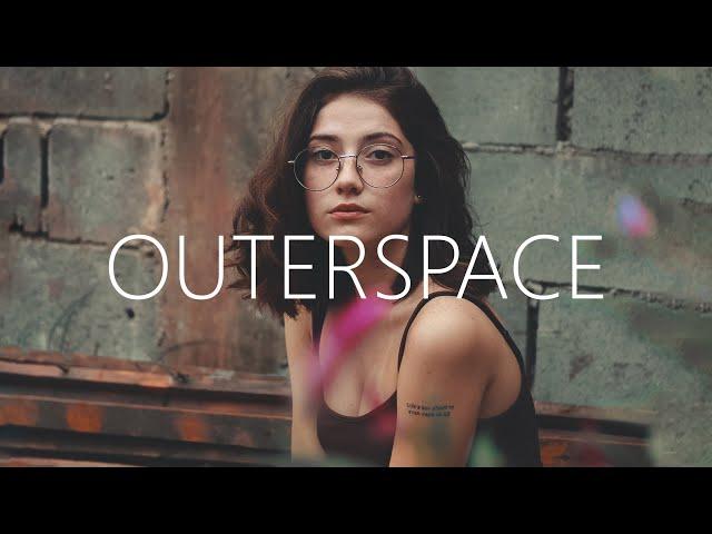 BEAUZ - Outerspace (Lyrics) feat. Dallas