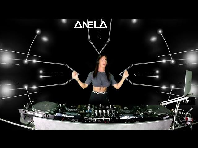 Anela Live