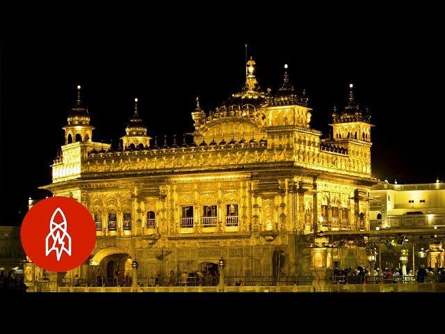 India’s Golden Temple Feeds 100,000 People Every Day