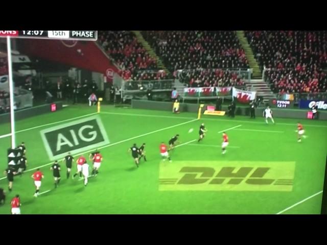 Lions 1st Test 2017 Farrell 3 on 2