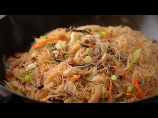 delicious rice noodle stir-fry