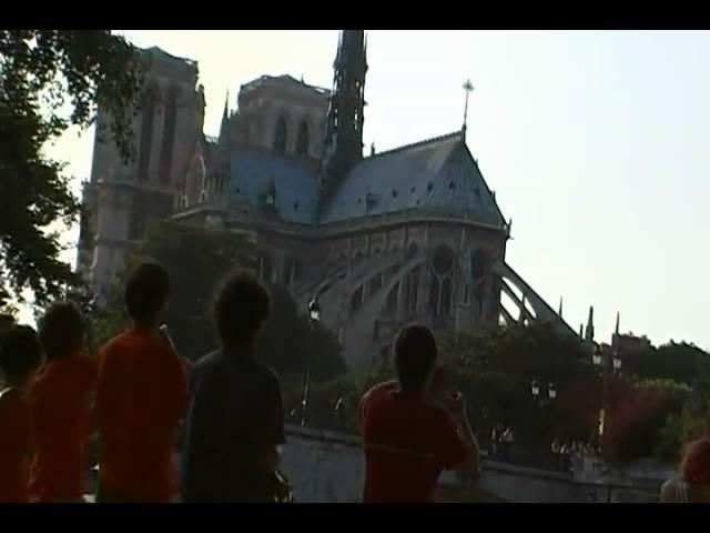 More music by the Seine River, Paris