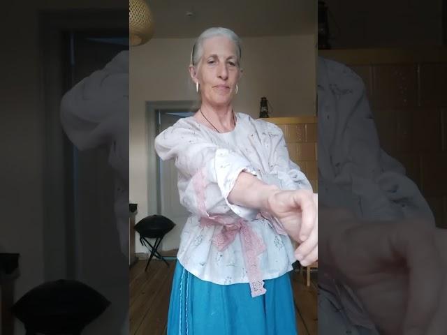 Endlich ist meine neue Bluse fertig . Das Video dazu folgt.#energetisch #kleidung