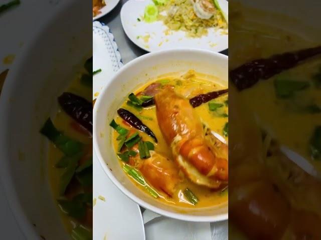 AUTHENTIC TOM YUM! #viralvideo #viralshorts #seafood #prawns #yummy #travel #bangkok #thailand