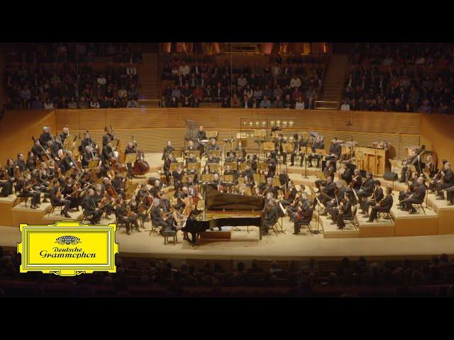 Gustavo Dudamel, Yuja Wang & LA Phil – Adams: I. Gritty, Funky, But in strict Tempo