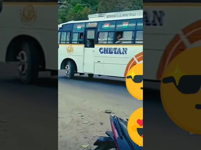 Chaten bus going to Karsog