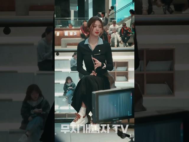  【#지샥팬사인회】 #있지 #유나 #신유나 #itzy #yuna #shinyuna #shorts 팬사인회 대기중인 있지 유나