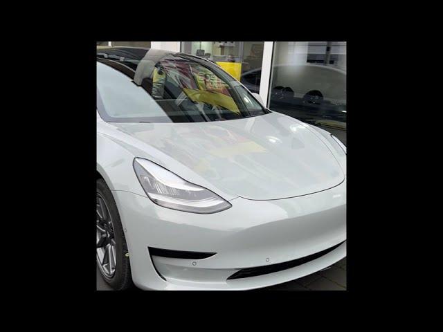 Vollfolierung Tesla Model 3 in grau glänzend / BOESEL NRW Folierungen