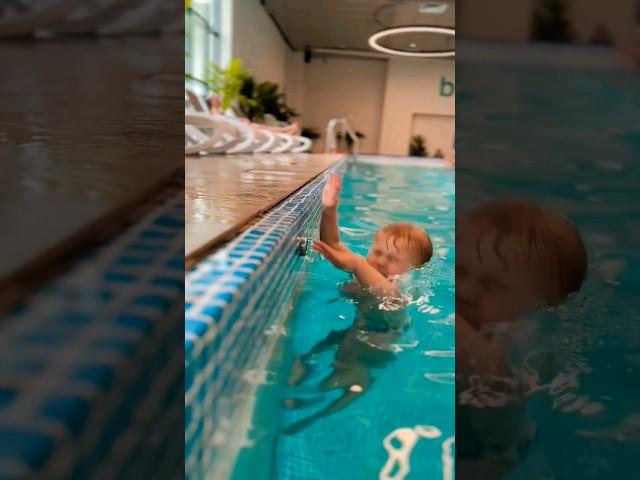 A disabled man saved a child in the pool @annasadkina @yuriytarabanov