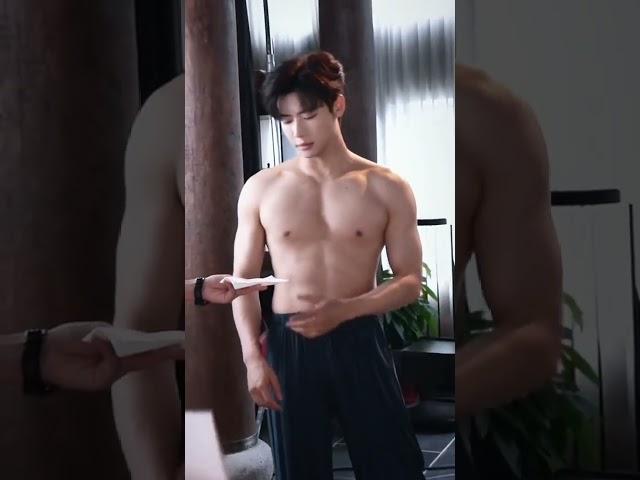 Ancient Greek god of abdominal muscles#优酷 #YOUKU #非她不可 #FatalAllure #洪潇 #代高政 #shorts