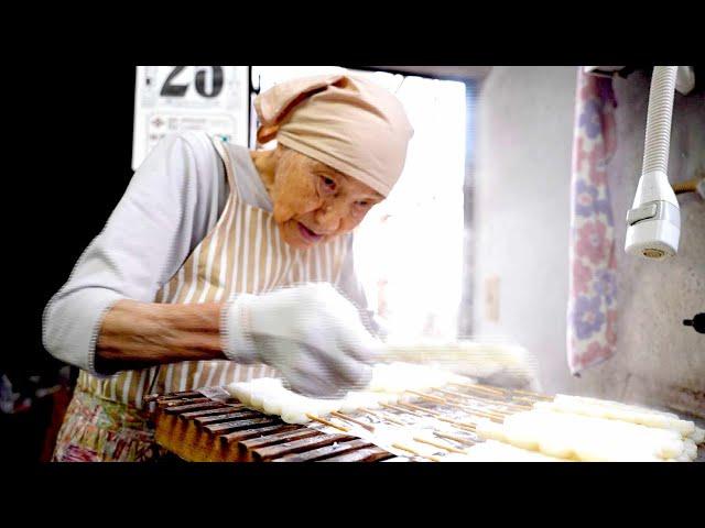 94-year-old Toshiko has been making exquisite Mitarashi dumplings with sincerity for 70 years!