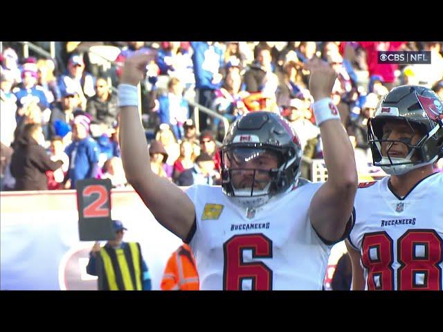 Mayfield HURDLES for six! QB uses DeVito's celebration after major TD vs. Giants