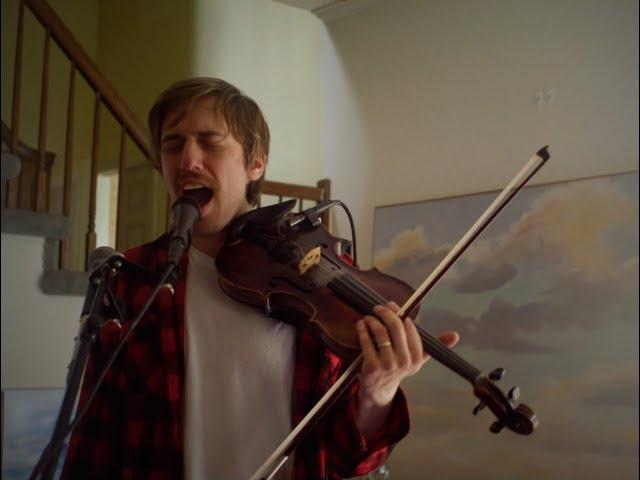 Aleksi Campagne｜Sparklers And Gin / J'apporte le gin (Original Song)