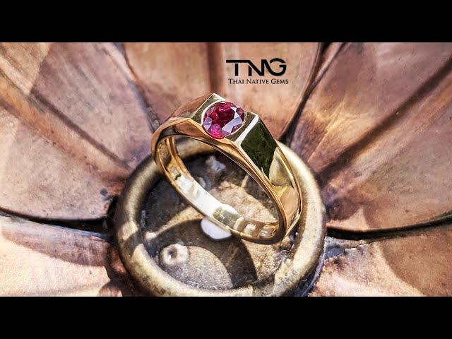 1 carat Pigeon Blood Thai Ruby Man Ring in 18K Yellow Gold from Bangkok, Thailand