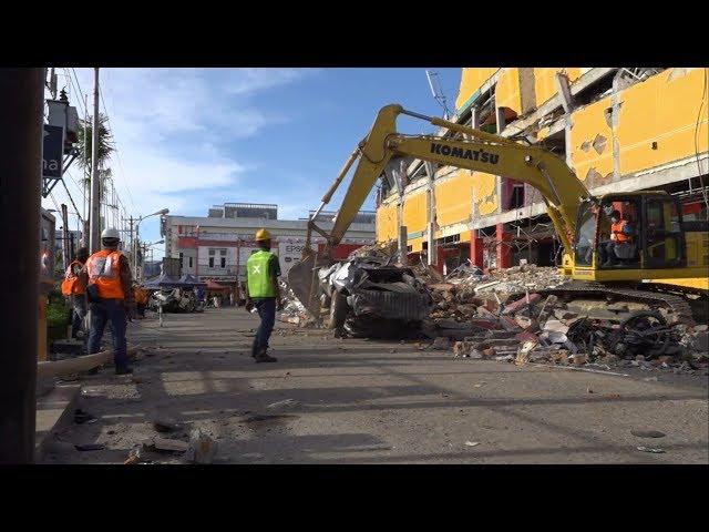 Earthquake & Tsunami disaster aftermath (Indonesia) - BBC News - 5th October 2018