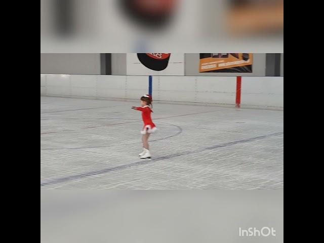 Christmas event!! Nikolina 6 years old. Half year of training !! IceNskate