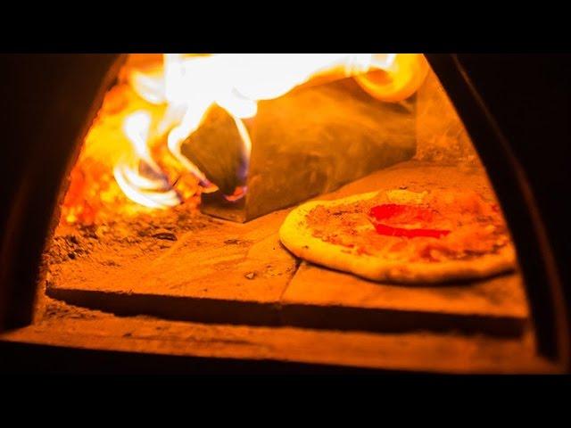 Ogrodowy piec do pizzy opalany drewnem + przepis