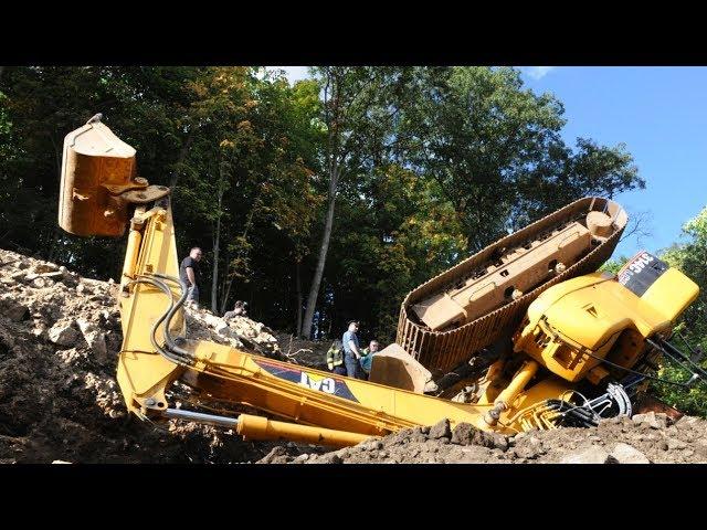 Extremely Dangerous Operator Excavator Fails ! Idiots Heavy Equipment Accidents Compilation