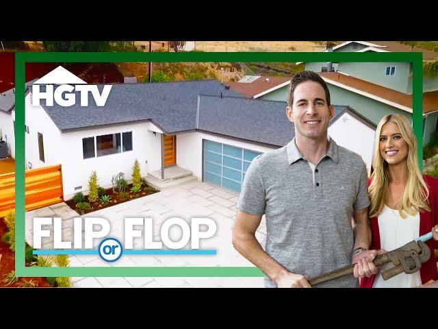 Beautiful Modern Home With AMAZING Backyard! | Flip or Flop | HGTV