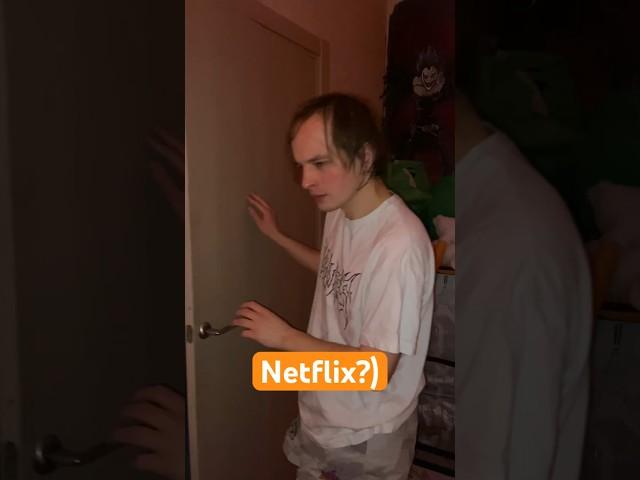 Звук заставки Netflix, сыгранный ДВЕРЬЮ!)) #makegavnidagreatagain