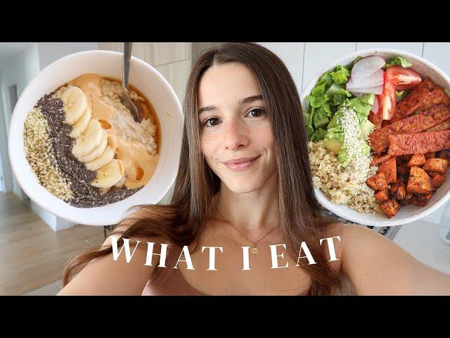 What I Eat in a Day plant-based // supporting healthy hormones!