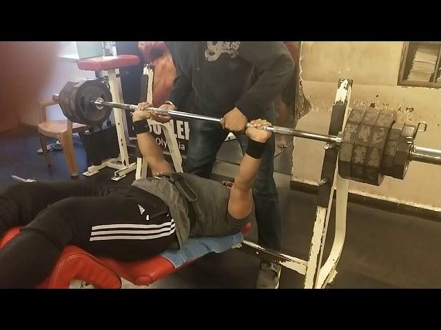 Decline chest press@2019 RtWt Fitnes Centre