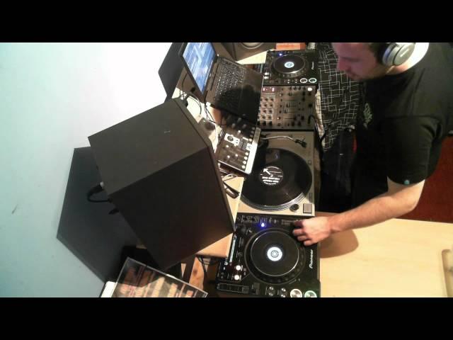 DJ Gearfreak - HD Dubstep Mix 001 (Skeptiks, Skrillex, Gemini,12 Inch Plastic Toys, The Others)