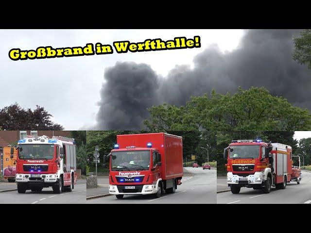 Schiffshalle mit Yacht in Flammen | Großbrand auf dem Gelände der Lürssen-Kröger-Werft bei Rendsburg