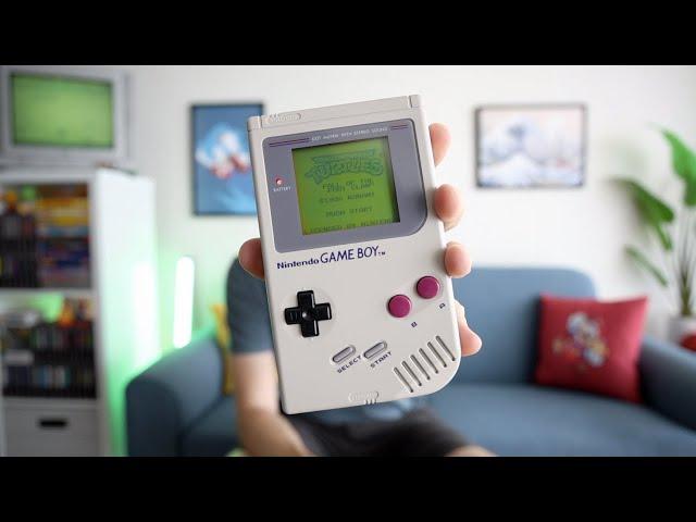 Playing an Original Game Boy in 2023