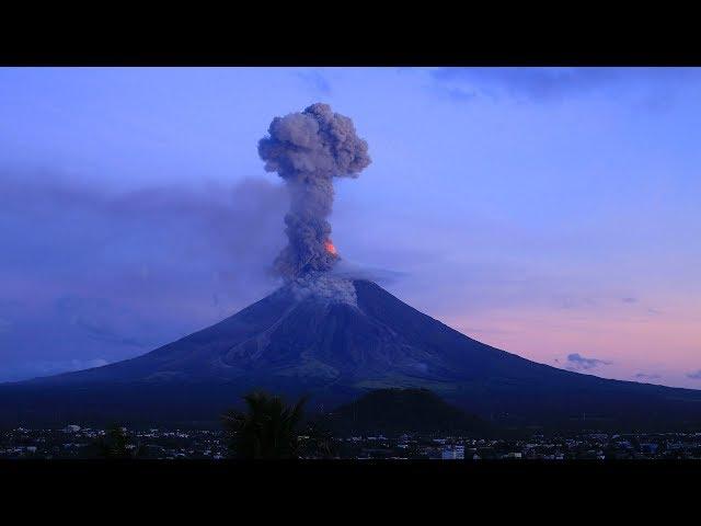 Spectacular time-lapse of Mayon volcano eruptions