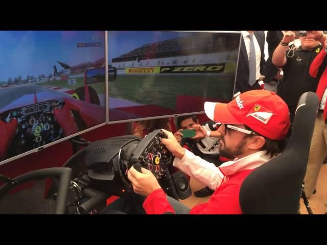 Fernando Alonso en Simulador APEX® MotionGP