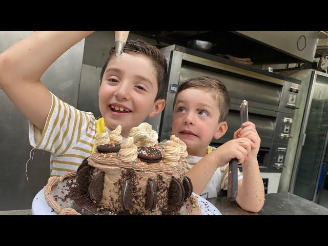 Cooking Lessons like a Chef! Kids' Cooking Lessons with a Real Chef! Fun Cake Decorating for Kids!