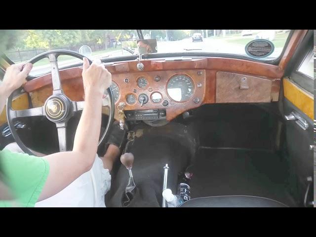 1957 Jaguar XK140 SE/MC Warm start & drive