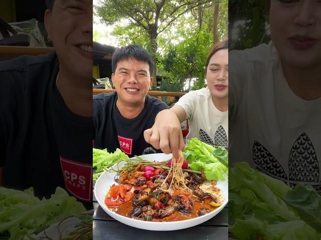 ตำกะปูนาดองใส่แซลม่อนแซ่บๆ แกล้มหนังไก่ทอดกรอบ เข้ากันสุดๆ |พากินพาแซ่บ MT Channel