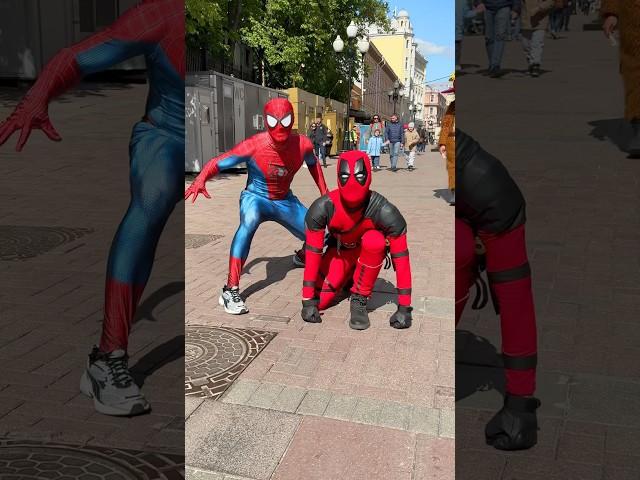 Spiderman vs Deadpool#shorts