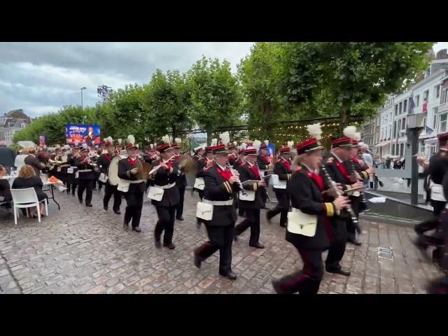 De Koninklijke Harmonie Sainte Cécile Eijsden bij Rieu