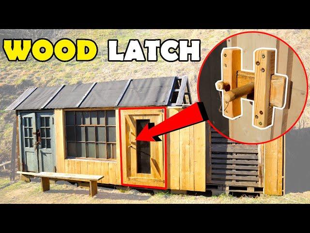 Wooden Door Latch on a Pallet Workshop