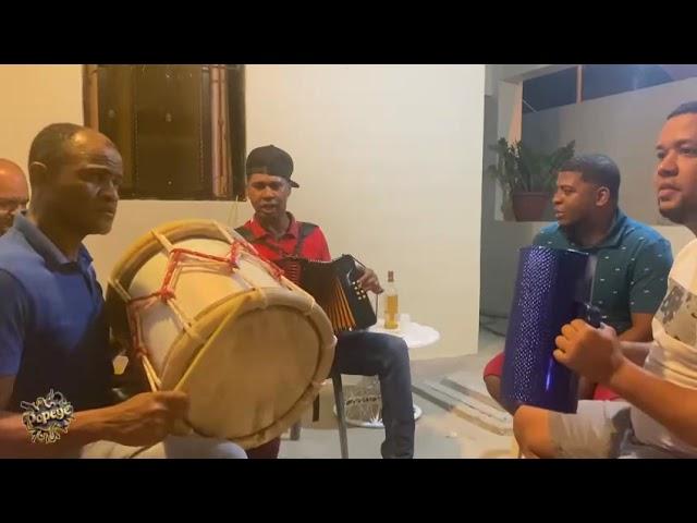 “NEGRITO FIGUEROA” a TRIO MERENGUE TIPICO en Gurabo #merenguetipico #tipicoenvivo